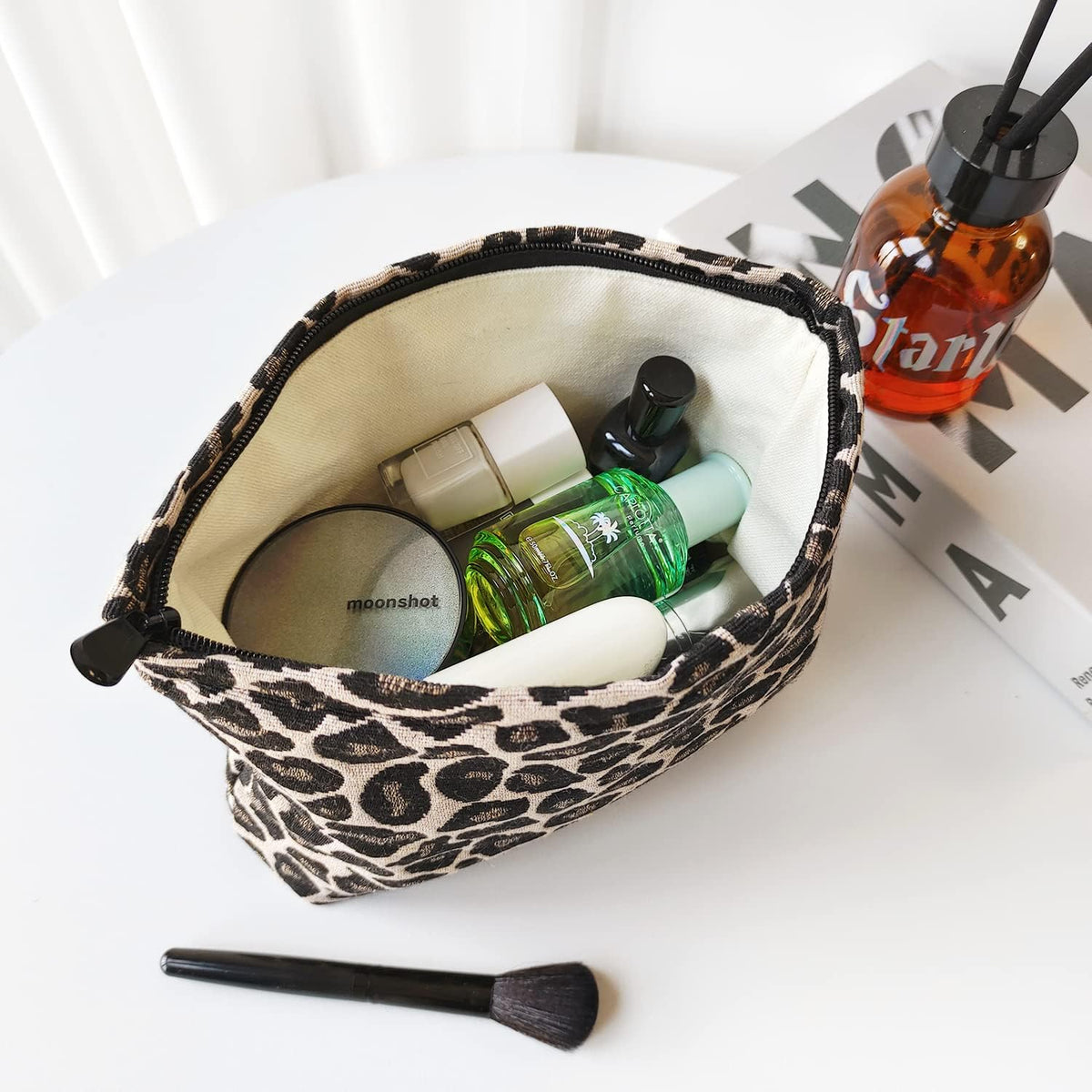 Leopard Makeup Bag Organizer Cosmetic Bags for Women and Girls,Travel Toiletry Bag Large Capacity Canvas Makeup Zipper P