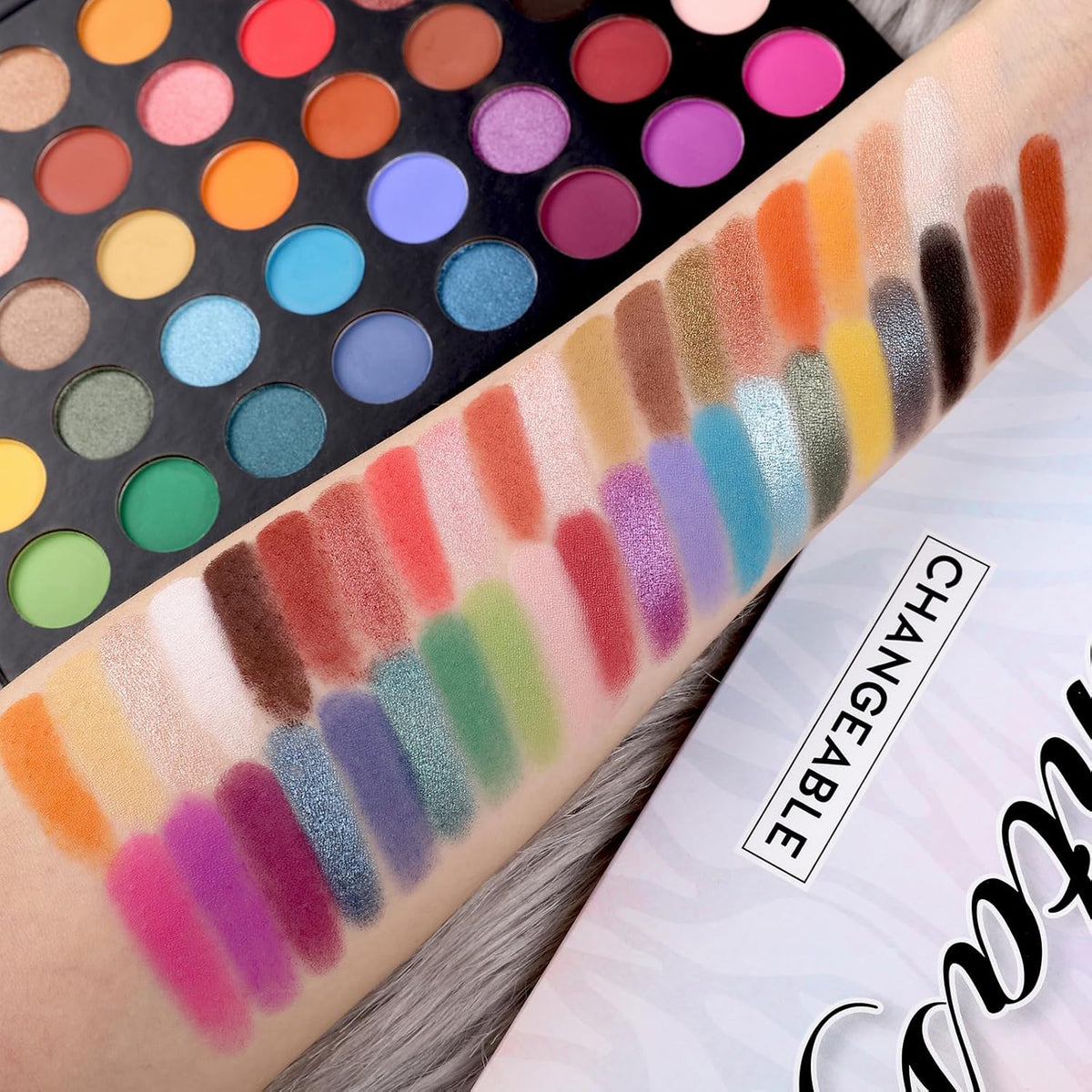 UCANBE Highly Pigmented Eye Makeup Palette, Matte Shimmer Metallic Eyeshadow Pallet Long Lasting Blendable Natural Color